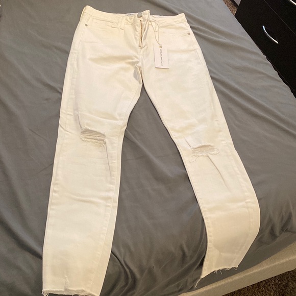 White Distressed Jeans - Size 29 NWT - Picture 2 of 6